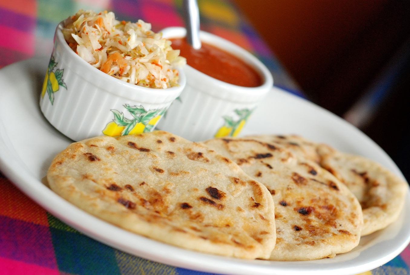 Las pupusas forman un plato esencial en las fiestas de familias salvadoreña...